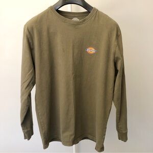 Dickies Men’s Khaki Long Sleeve T shirt
Tee With Logo on the Front. Medium